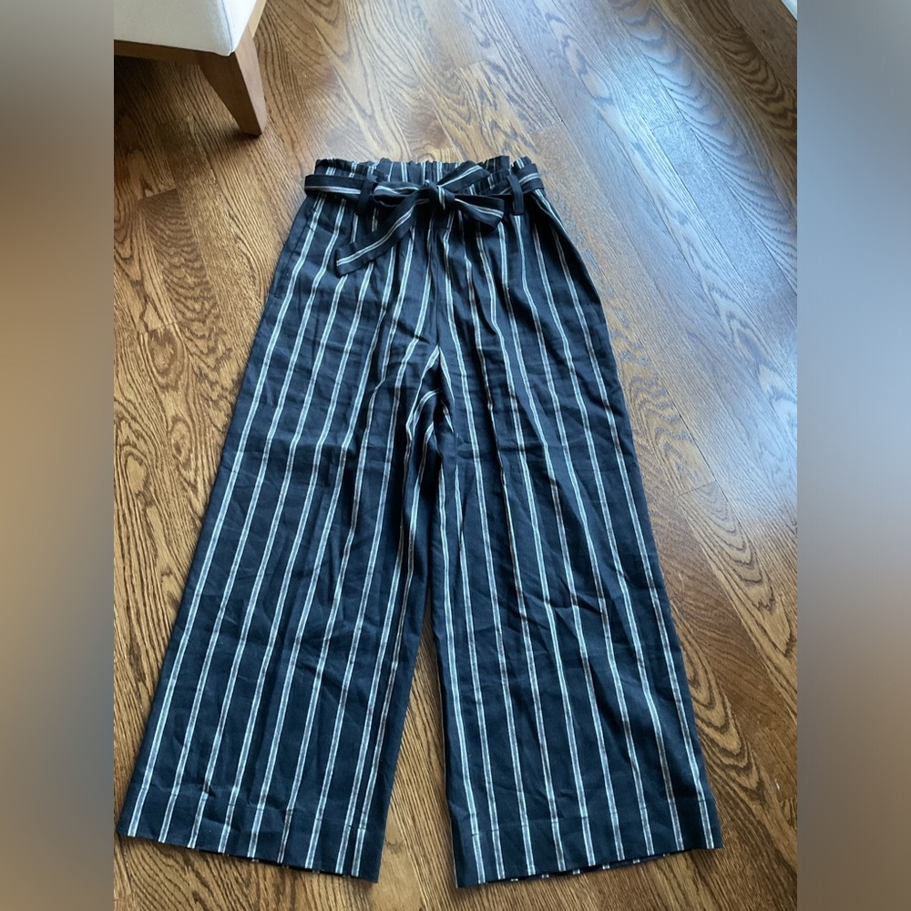 IJill wide leg pants with elastic waist in excellent condition